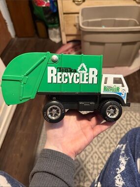 Vintage Tonka  “Recycler” Truck Metal and plastic Toy Car 9"